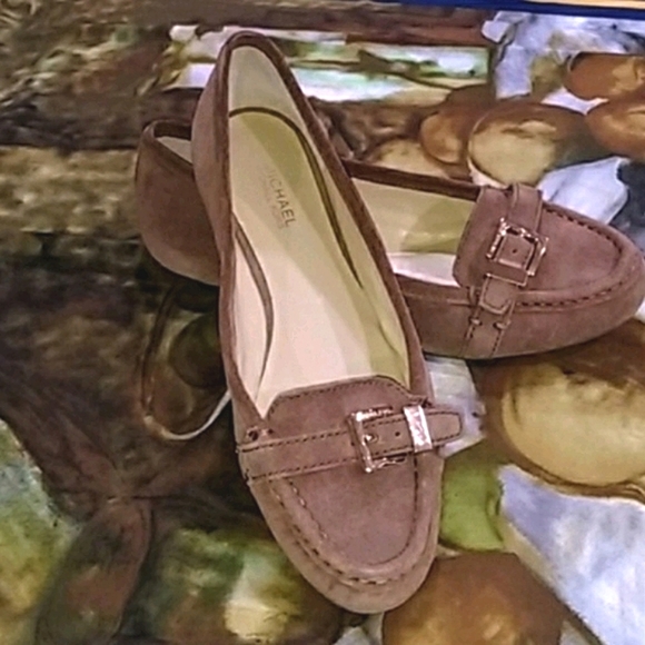 MICHAEL MICHAEL KORS Classic Buckle Suede Signature Flats Size 6.5-RARE - Picture 8 of 8